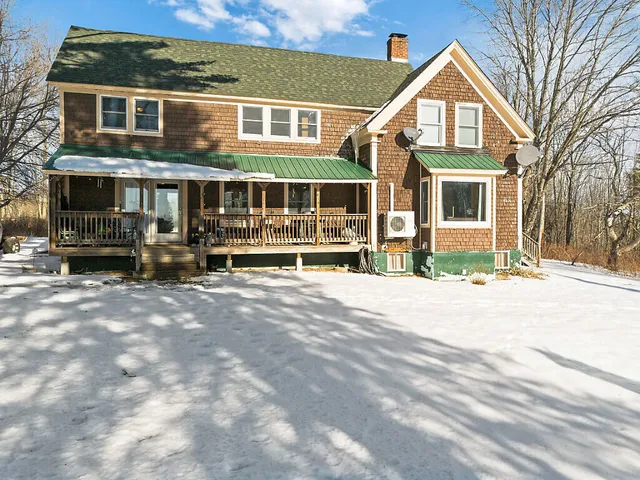 $289,900 | 137 Middle Road, Fairfield, ME 04937