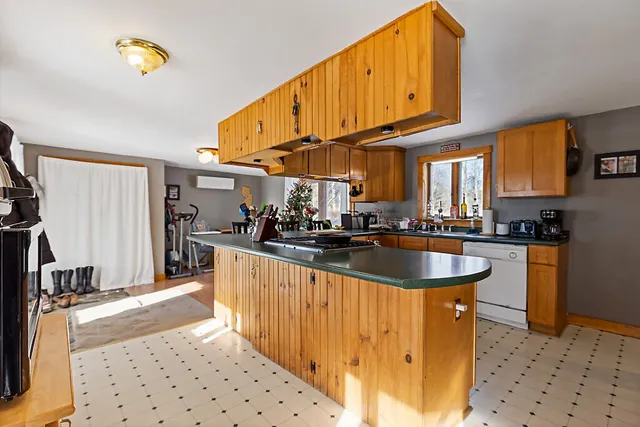 $289,900 | 137 Middle Road, Fairfield, ME 04937