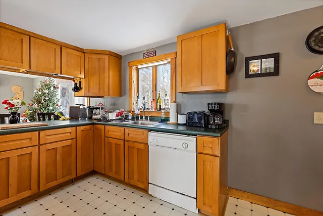 $289,900 | 137 Middle Road, Fairfield, ME 04937