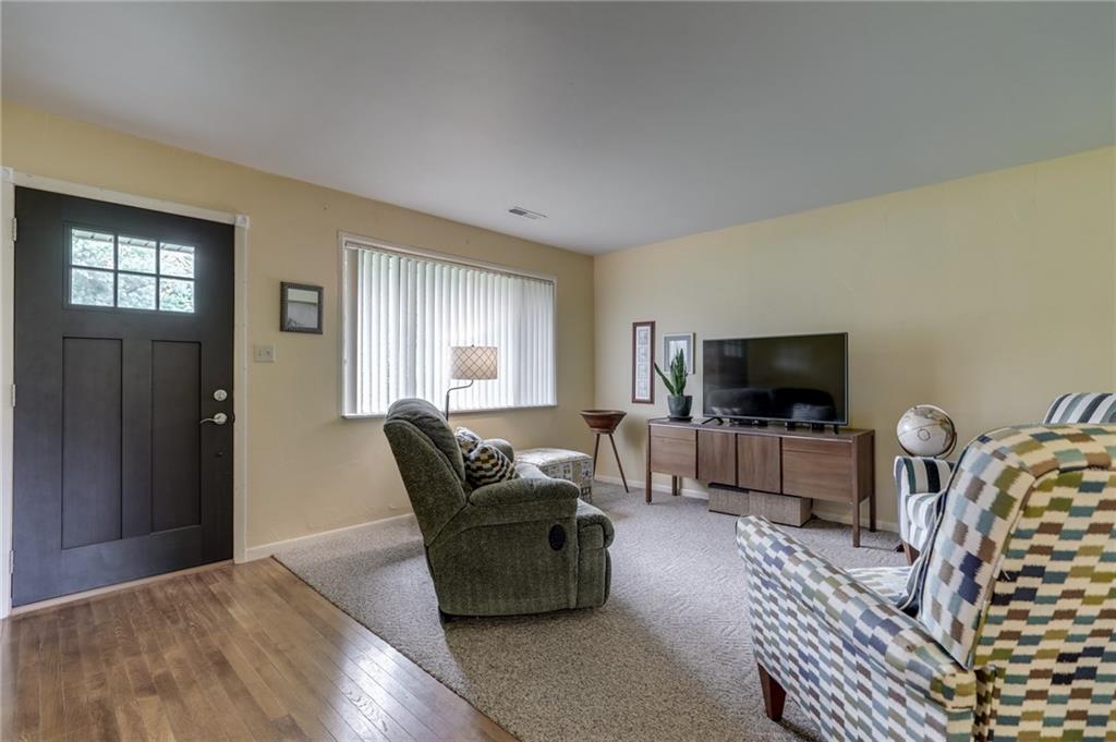 642 Fabyan Road Indianapolis, IN 46217 - Photo 6 of 35 Gallery Image 6
