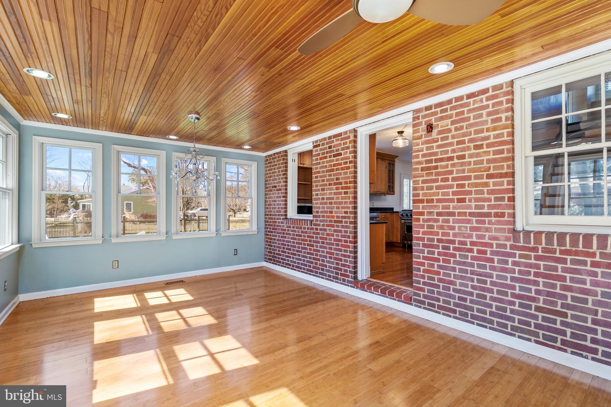 727 Whitehall Beach Road Annapolis, MD 21409 - Photo 14 of 44 a view of an empty room with a window