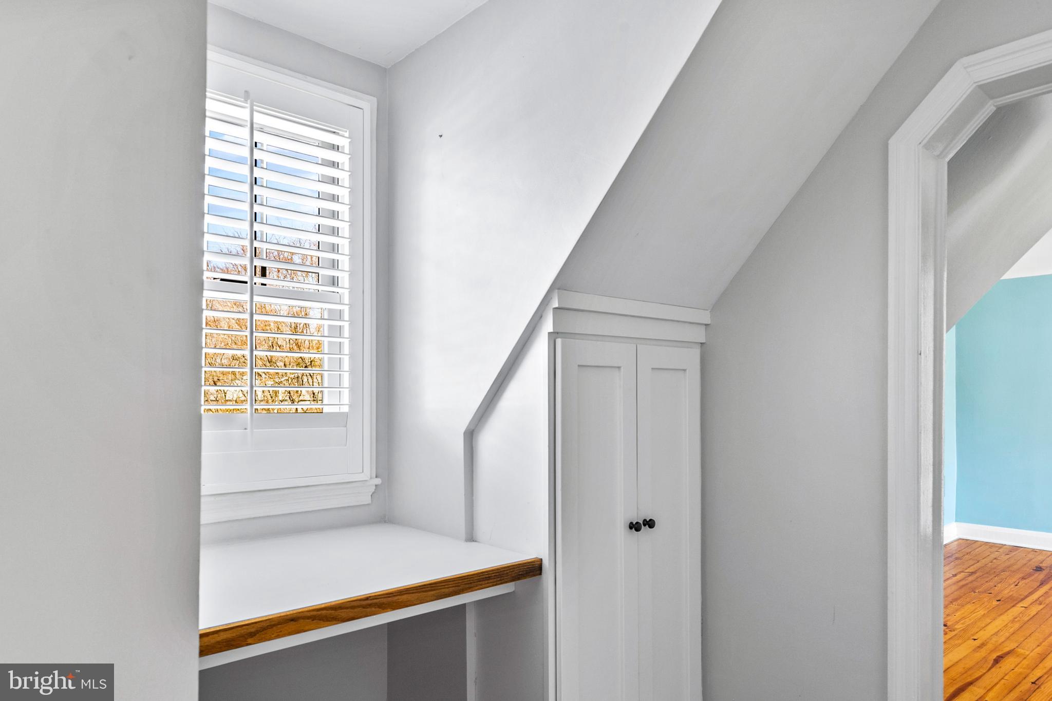 727 Whitehall Beach Road Annapolis, MD 21409 - Photo 23 of 44 a view of walk in closet with window