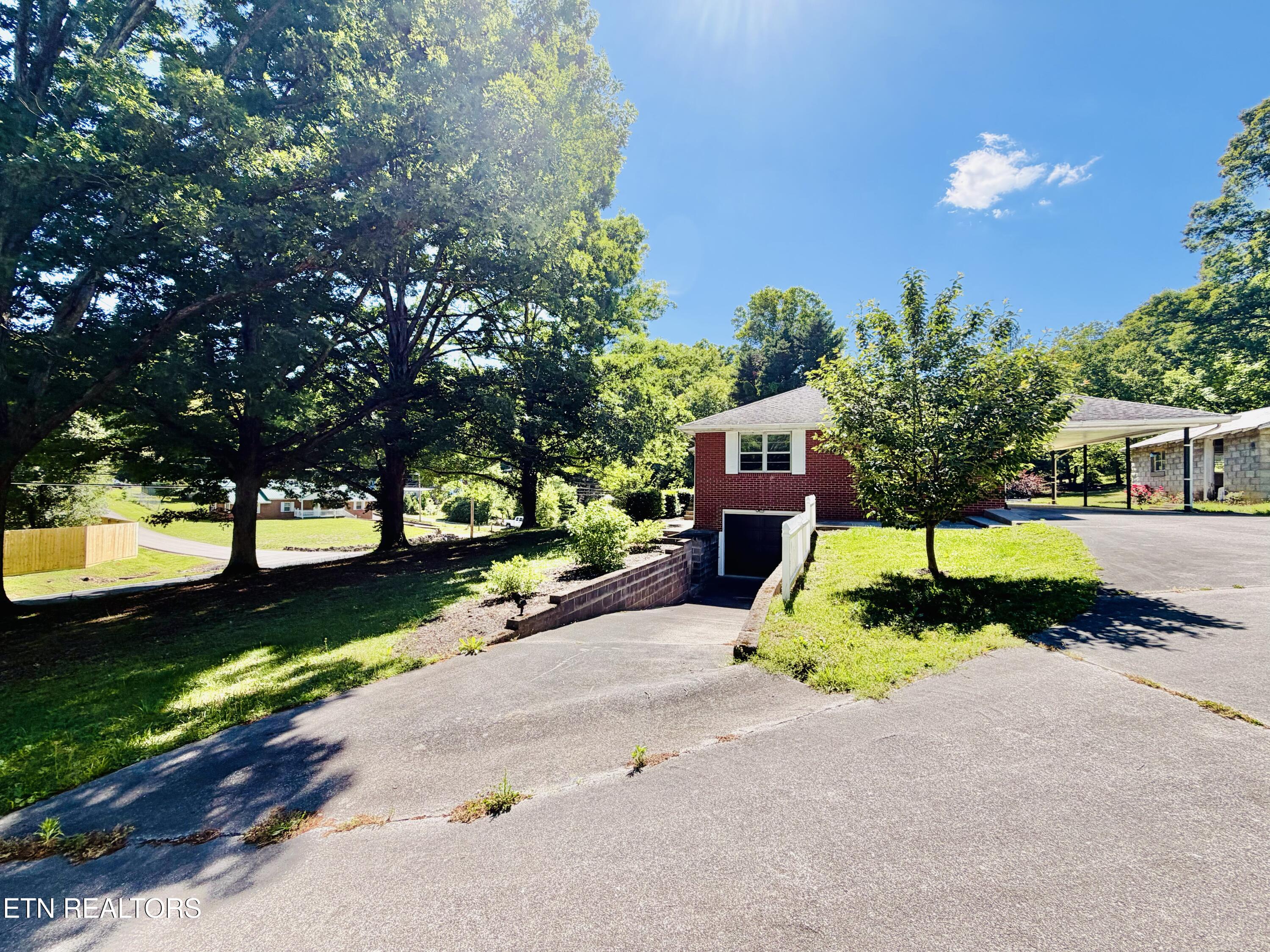 2837 Wildwood Road Maryville, TN 37804 - Photo 38 of 53 Side View