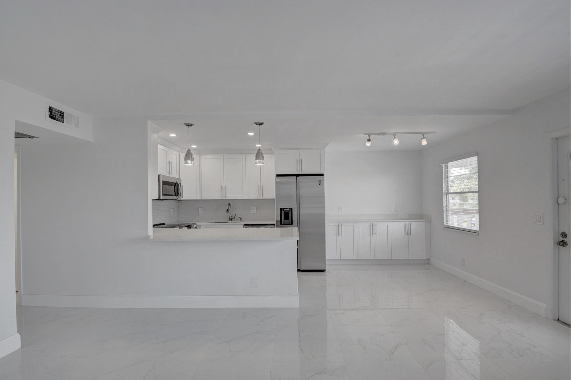 2099 Cornwall East Boca Raton, FL 33434 - Photo 3 of 38 07_dsc_2102_3_4_5_6