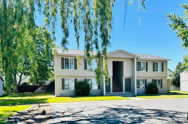 $769,900 | 351 Northwest 17th Street, Redmond, OR 97756