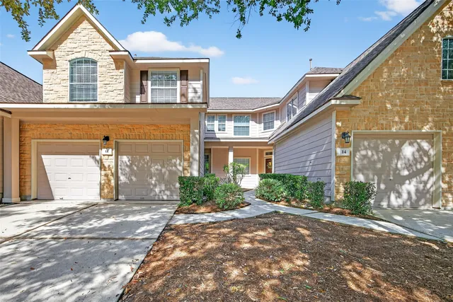 $360,000 | 18 West Greenhill Terrace Place, The Woodlands, TX 77382