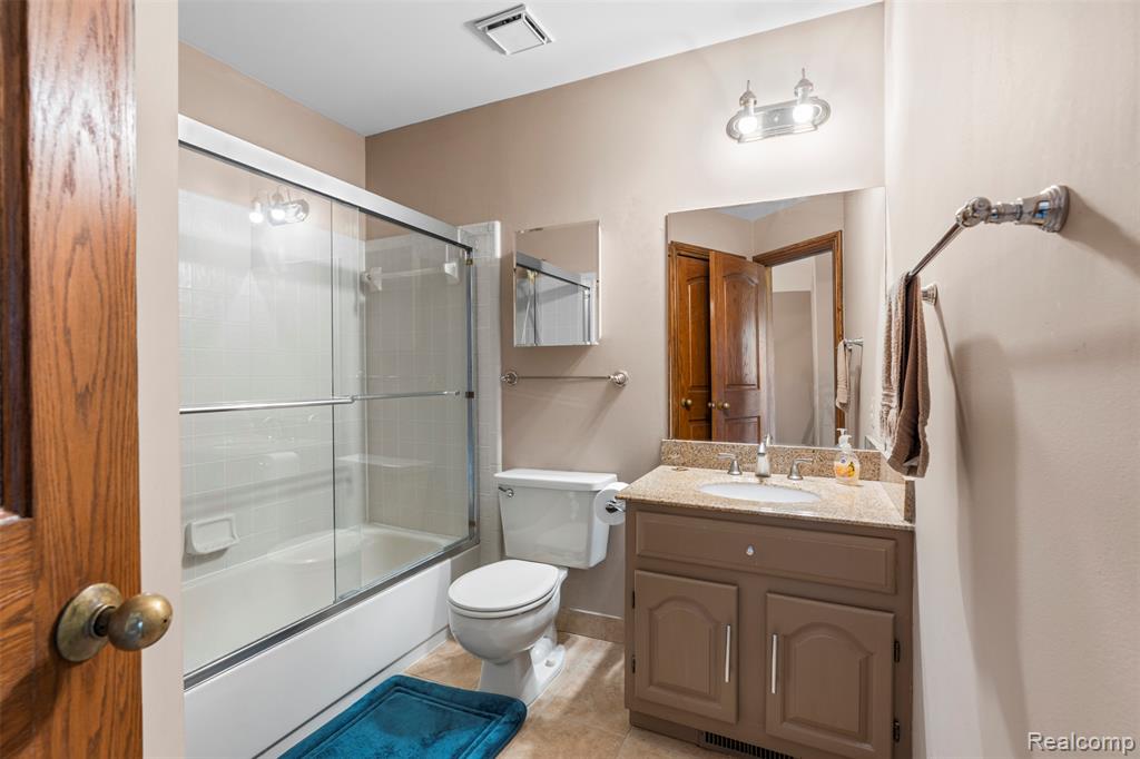 2289 Rochelle Park Drive Rochester Hills, MI 48309 - Photo 18 of 39