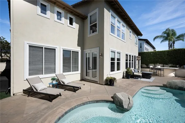 a building outdoor space with patio furniture