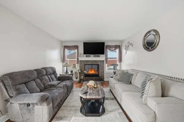 $454,999 | 1625 Powder Horn Drive, Algonquin, IL 60102