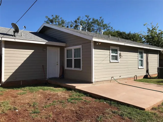 $1,800 | 1318 Mimosa Drive, Abilene, TX 79603