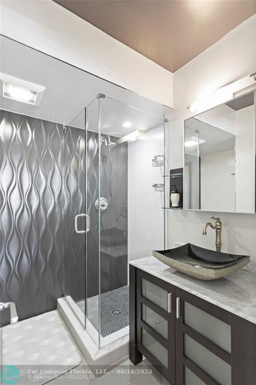 2917 South Ocean Boulevard, Unit 501 Highland Beach, FL 33487 - Photo 24 of 53 Bathroom 2