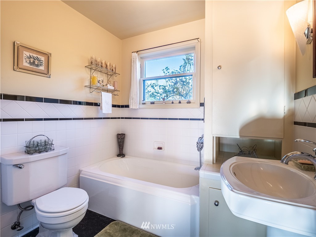 10049 Collins Road Sedro-Woolley, WA 98284 - Photo 7 of 40 Gallery Image 7