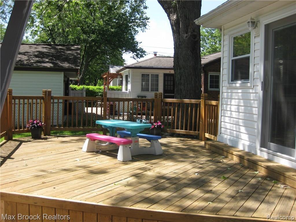 31533 Marblehead Road Farmington, MI 48336 - Photo 23 of 38 Great Deck for Summer Entertaining!