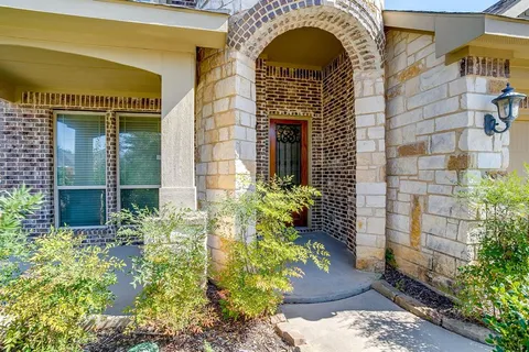 a building with a outdoor space