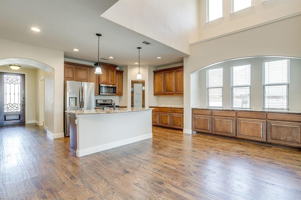 1109 Garden Ridge Drive Burleson, TX 76028 - Photo 9 of 36