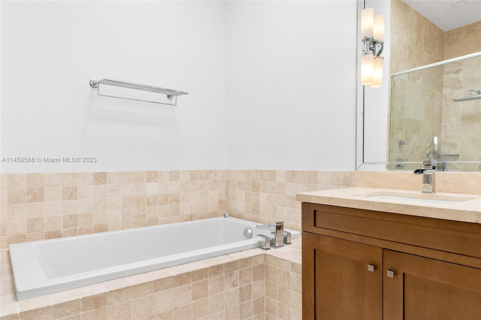 5675 Regency Circle West Boca Raton, FL 33496 - Photo 21 of 74