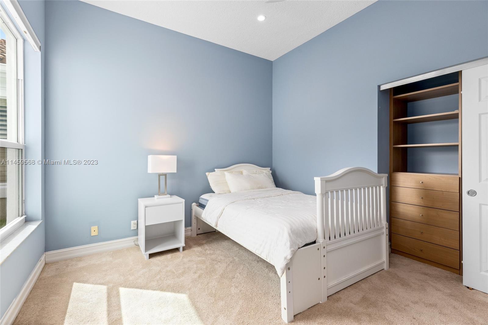 5675 Regency Circle West Boca Raton, FL 33496 - Photo 26 of 74 a living room with furniture