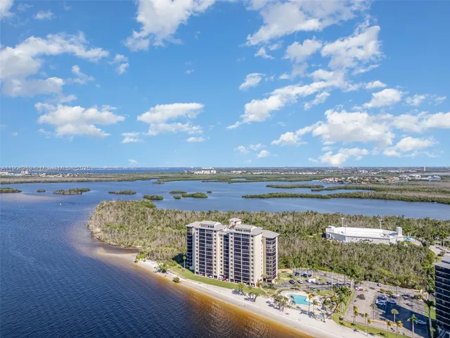 a view of terrace with city view