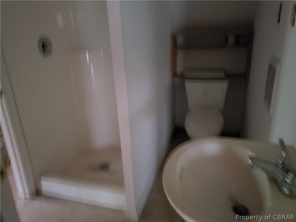 1276 Regent Road Topping, VA 23169 - Photo 12 of 13 Upstairs bath with shower