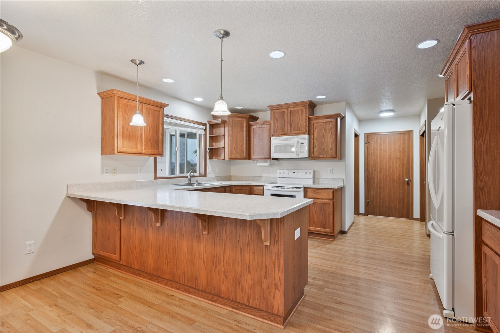 2336 West Castleman Street Longview, WA 98632 - Photo 7 of 40