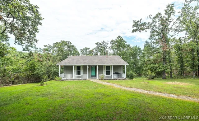 $355,000 | 27093 Karr's Park Avenue, Warsaw, MO 65355