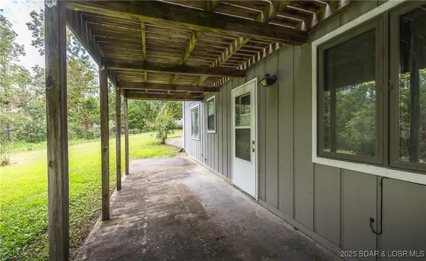 $345,000 | 27093 Karr's Park Avenue, Warsaw, MO 65355