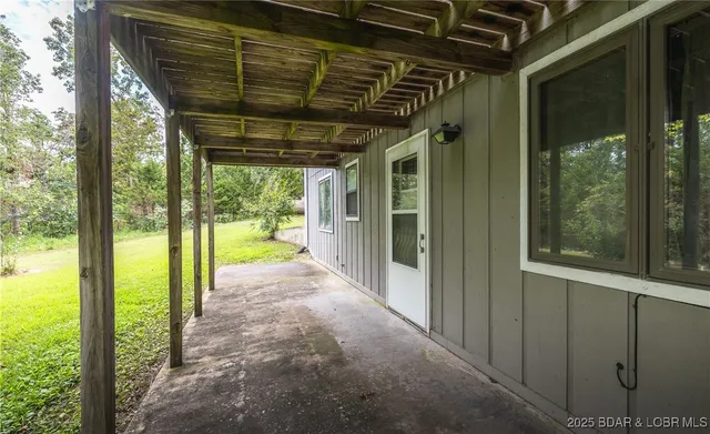 $355,000 | 27093 Karr's Park Avenue, Warsaw, MO 65355