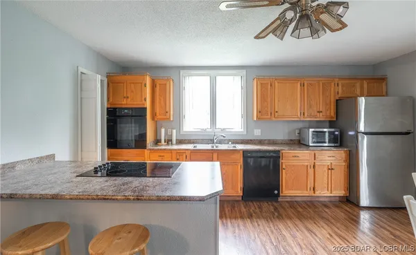 $345,000 | 27093 Karr's Park Avenue, Warsaw, MO 65355