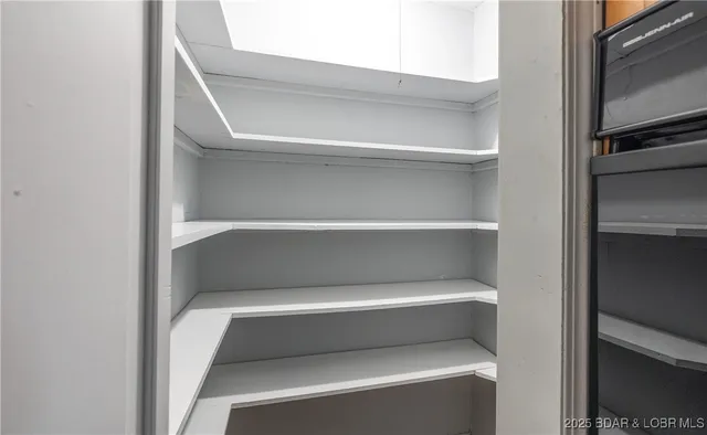 $355,000 | 27093 Karr's Park Avenue, Warsaw, MO 65355