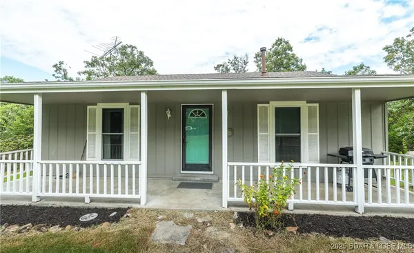 $345,000 | 27093 Karr's Park Avenue, Warsaw, MO 65355