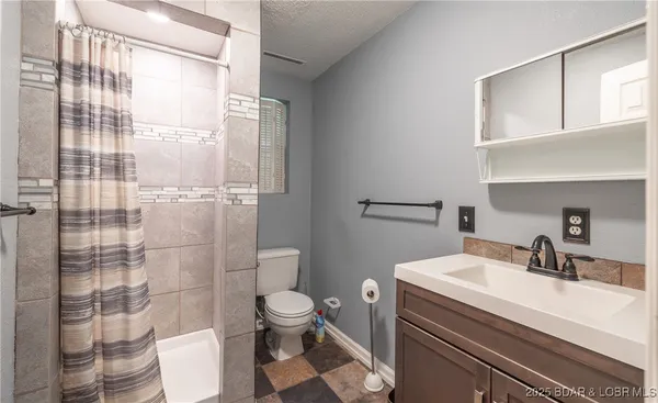 $345,000 | 27093 Karr's Park Avenue, Warsaw, MO 65355