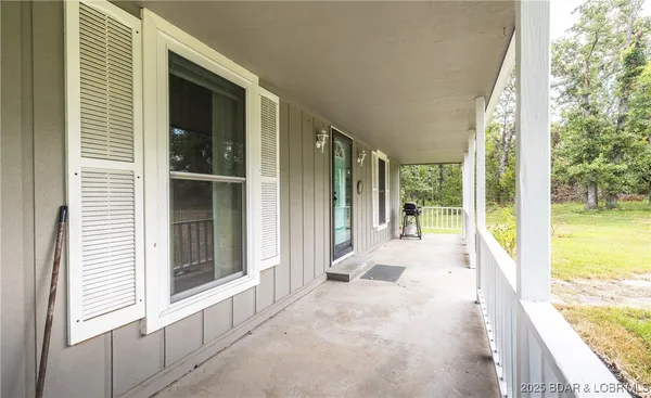 $345,000 | 27093 Karr's Park Avenue, Warsaw, MO 65355