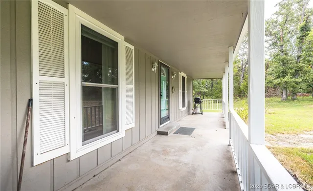 $355,000 | 27093 Karr's Park Avenue, Warsaw, MO 65355