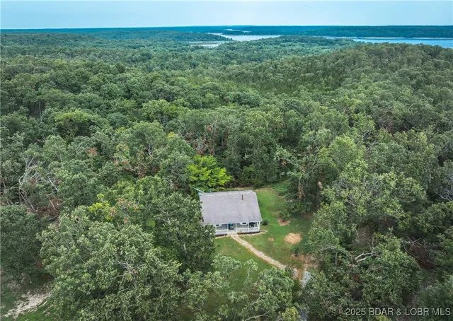 $355,000 | 27093 Karr's Park Avenue, Warsaw, MO 65355