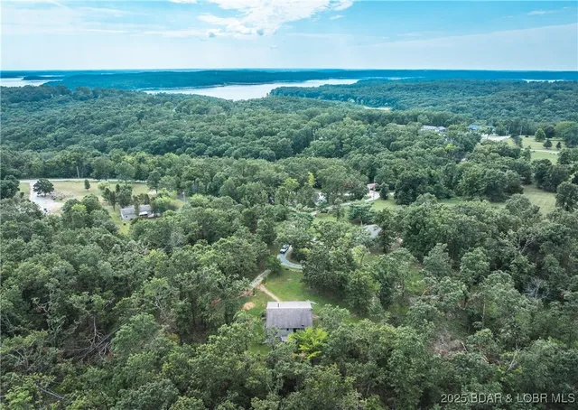 $355,000 | 27093 Karr's Park Avenue, Warsaw, MO 65355