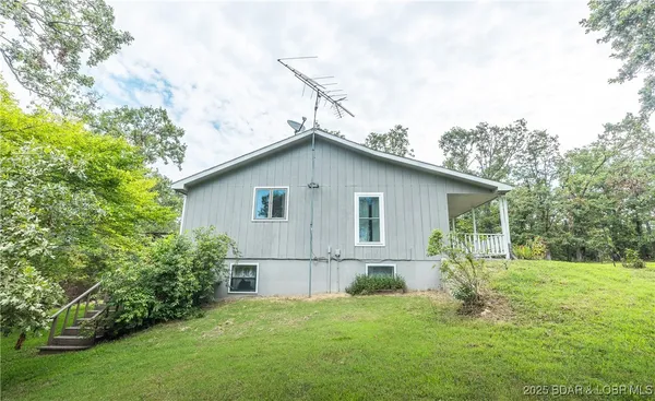 $345,000 | 27093 Karr's Park Avenue, Warsaw, MO 65355