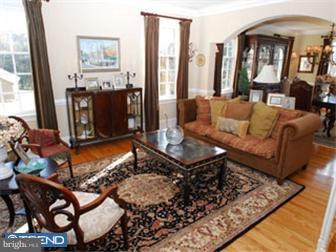1122 King Of Prussia Road Wayne, PA 19087 - Photo 4 of 12 Living Room