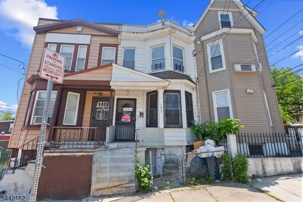$2,800 | 132 Chester Avenue, Newark, NJ 07104