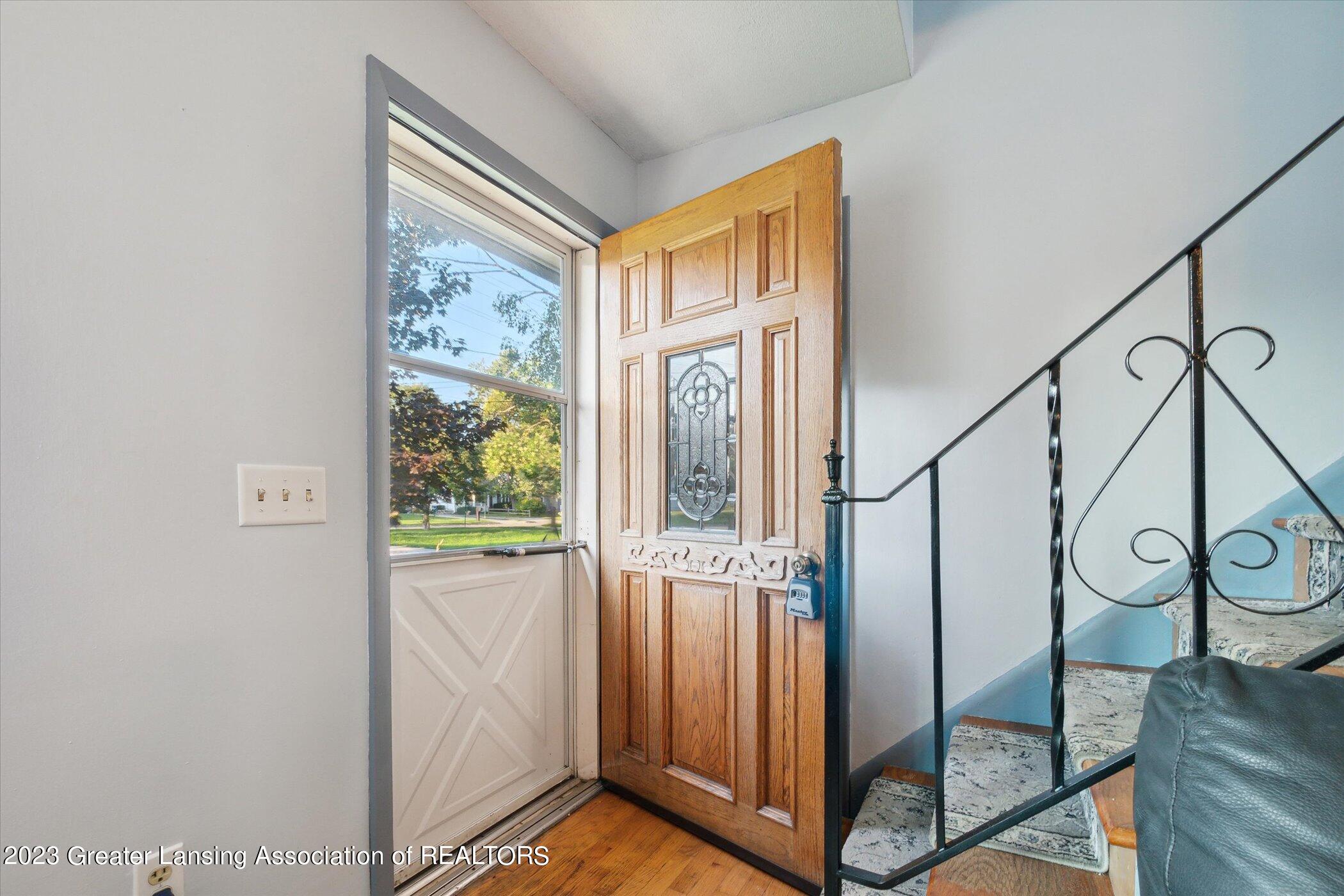 1923 West Miller Road Lansing, MI 48911 - Photo 6 of 41 06-1923-W-Miller-Rd-Lansing-MI-48911-Win