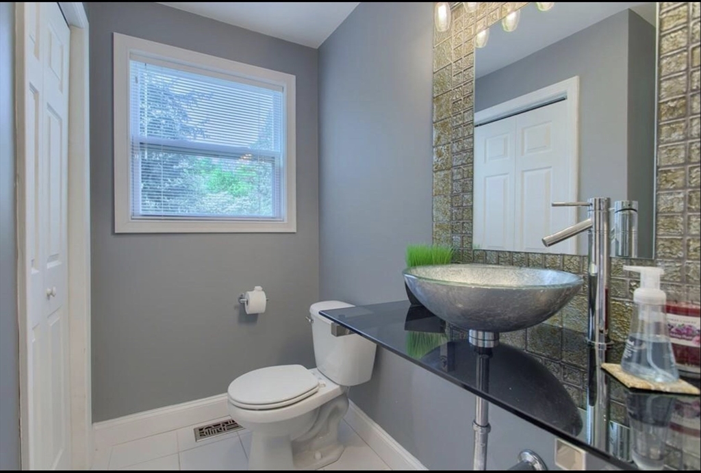 13 Cottage Street, Unit 1 Wakefield, MA 01880 - Photo 9 of 17