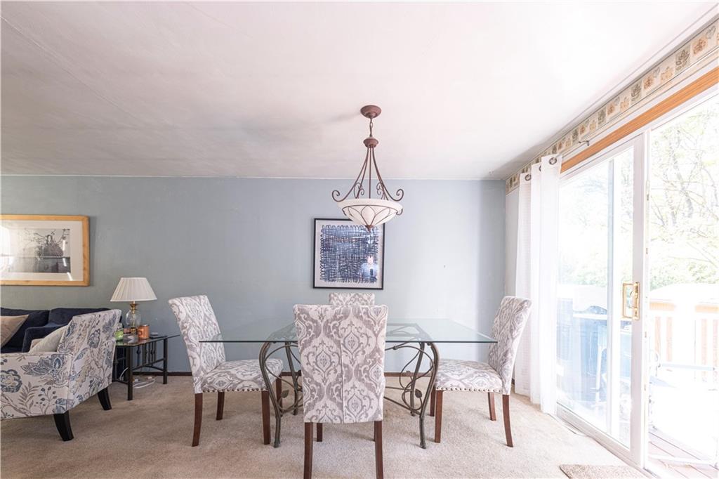 369 Stotler Road Pittsburgh, PA 15235 - Photo 4 of 20 Gallery Image 4