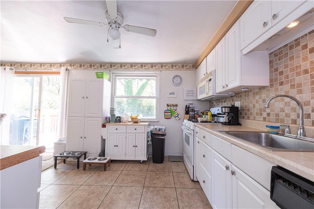 369 Stotler Road Pittsburgh, PA 15235 - Photo 5 of 20 Gallery Image 5