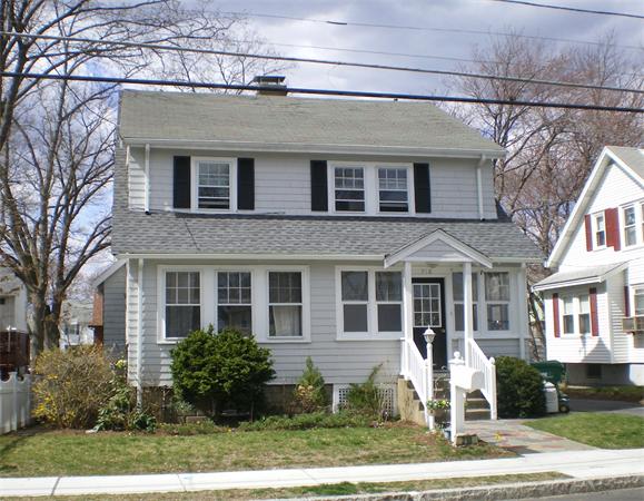 218 Ashcroft Road Medford, MA 02155 - Photo 1 of 11 Gallery Image 1