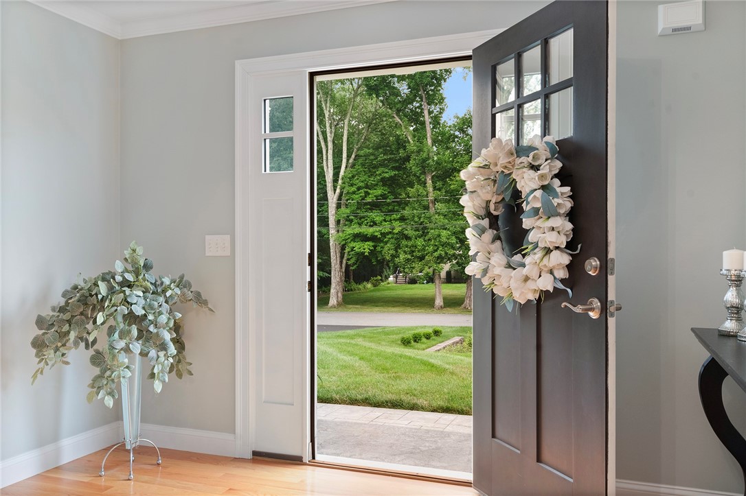 42 Lantern Road Lincoln, RI 02865 - Photo 5 of 47