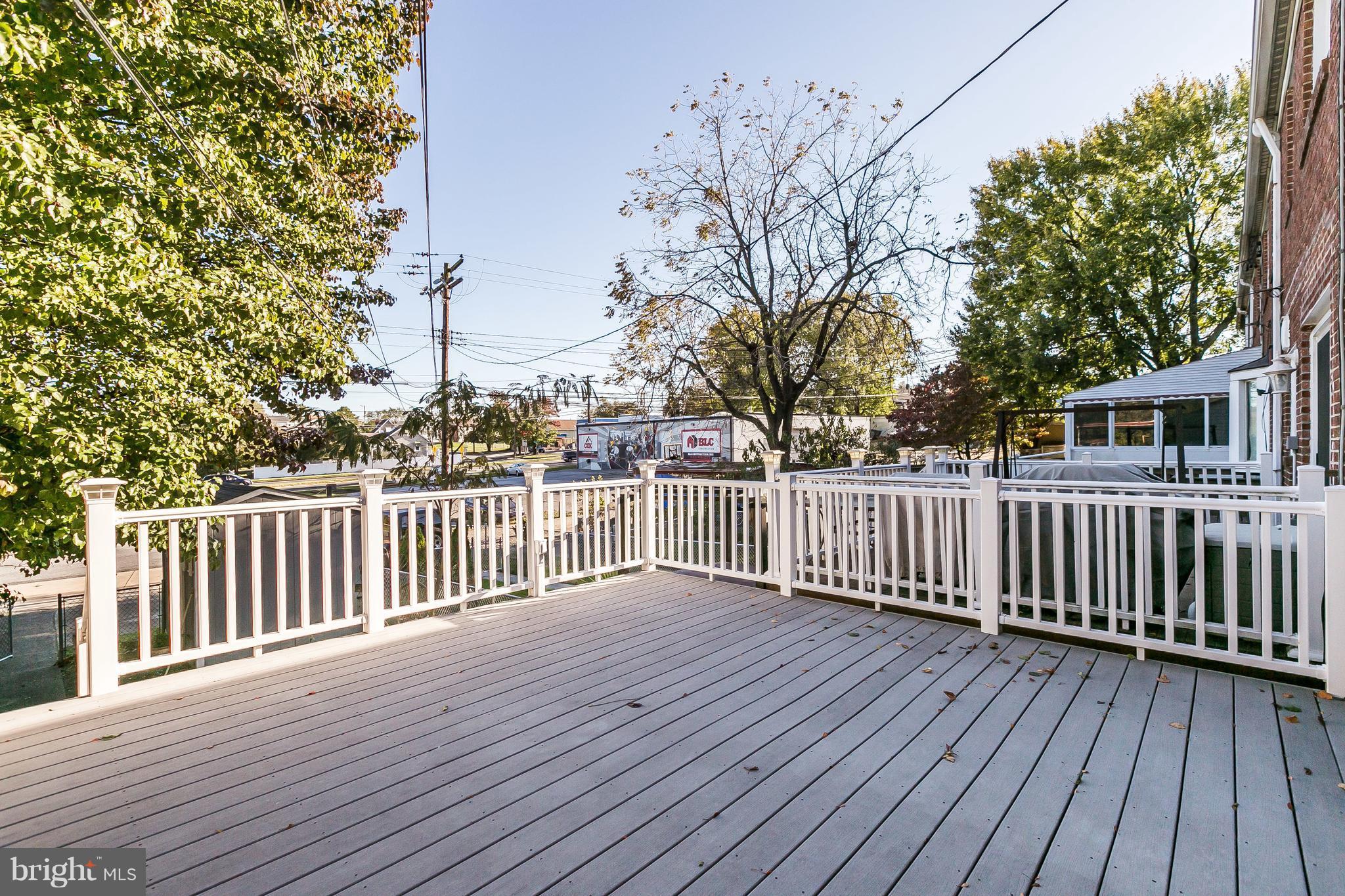7335 Stratton Way Baltimore, MD 21224 - Photo 25 of 30 Deck