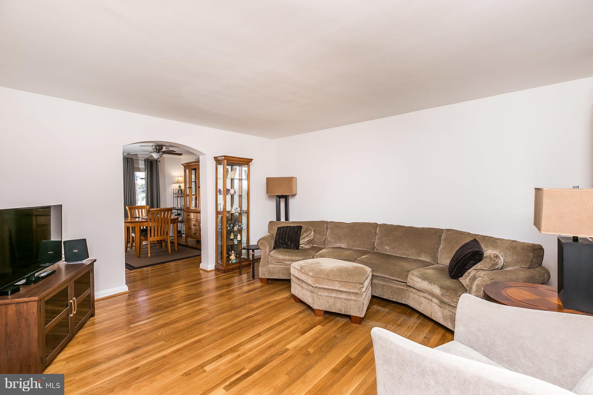7335 Stratton Way Baltimore, MD 21224 - Photo 6 of 30 Living Room