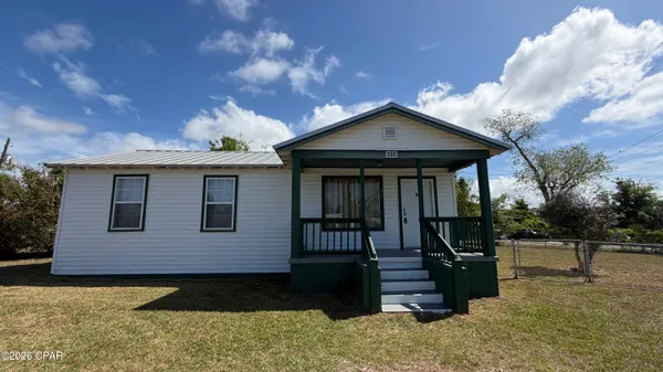 $1,450 | 300 North James Avenue, Panama City, FL 32401