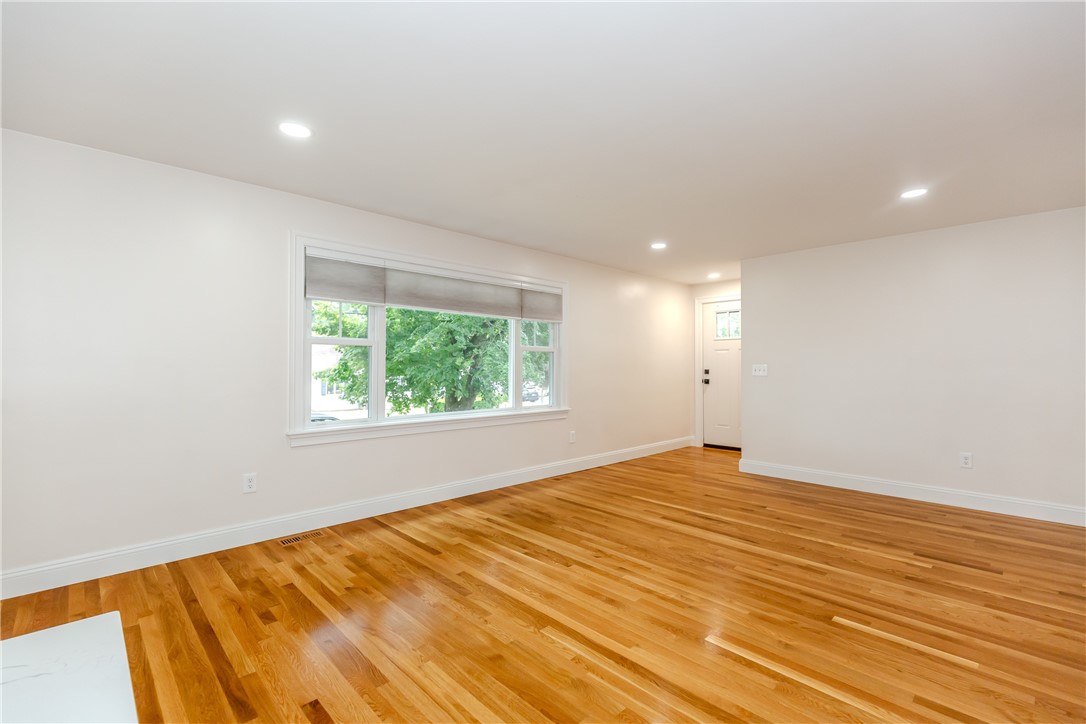 8 Barnes Street Smithfield, RI 02828 - Photo 20 of 48