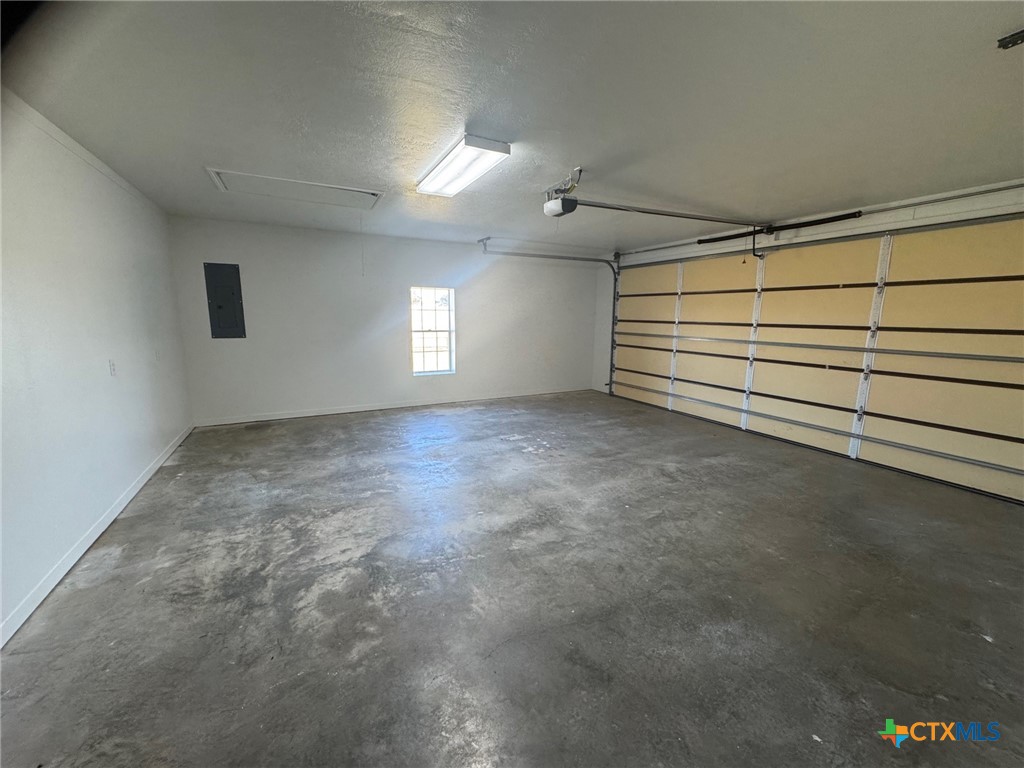 2776 South Highway 77 Cameron, TX 76520 - Photo 24 of 30 a view of room and window