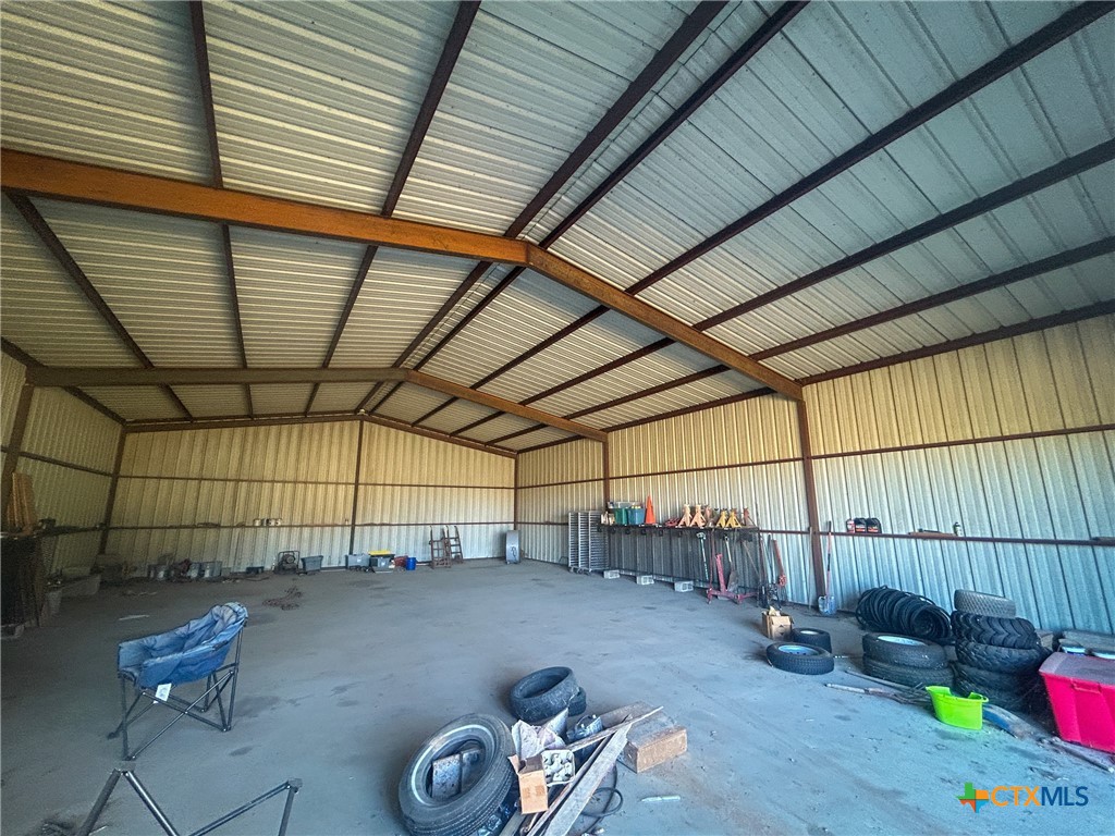 2776 South Highway 77 Cameron, TX 76520 - Photo 30 of 30 a view of a garage